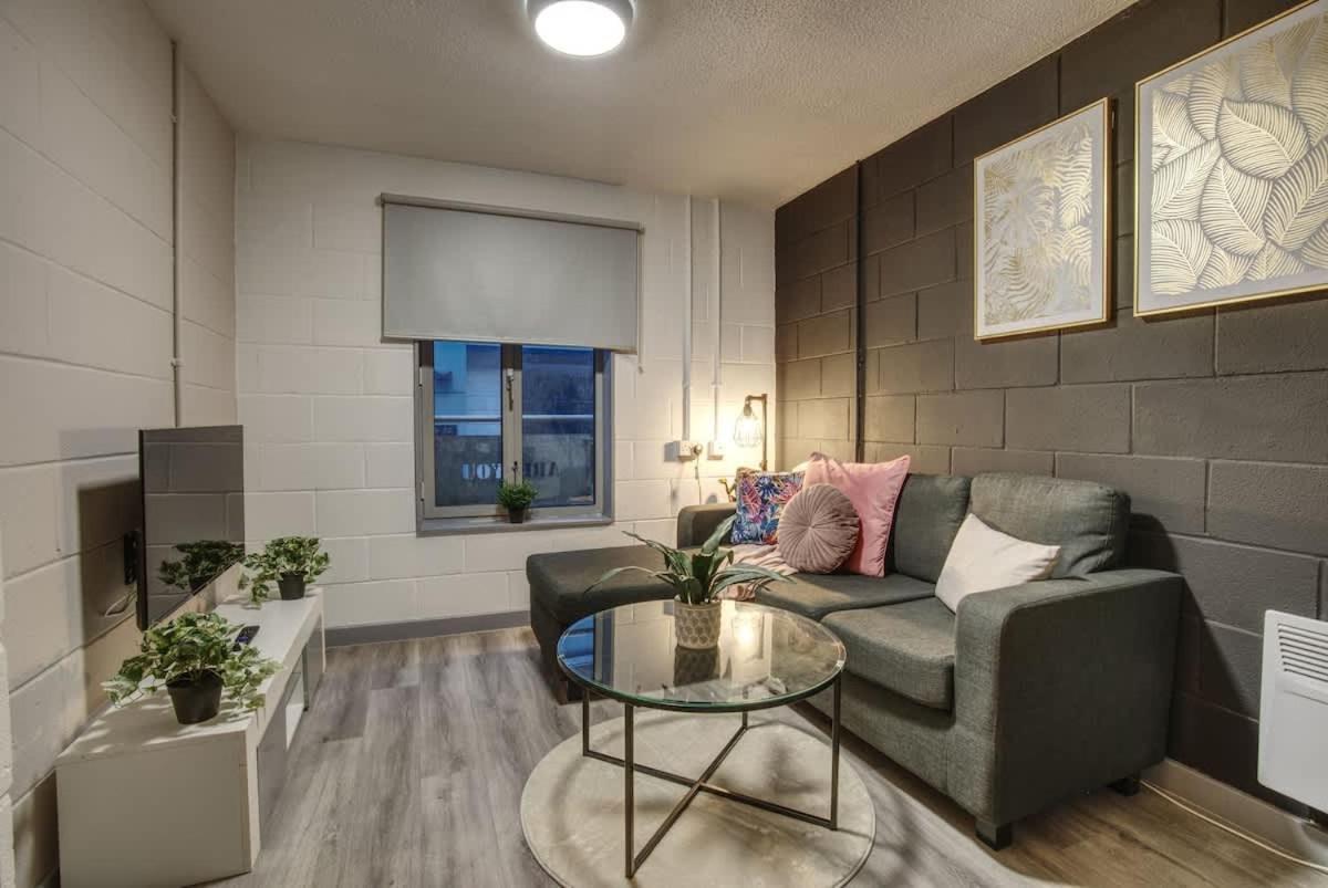 1Br City Centre Apt, Self Check In, Wifi, By Derbnb Σέφιλντ Εξωτερικό φωτογραφία